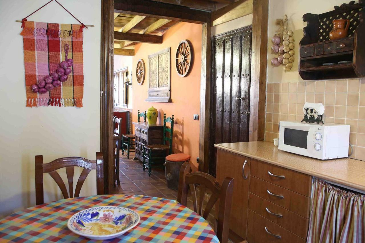 La Casa Del Abuelo Simon ξενώνας Fuente el Sauz Εξωτερικό φωτογραφία